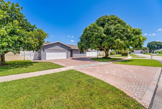 9341 SW 16th Rd W, Boca Raton, FL 33428