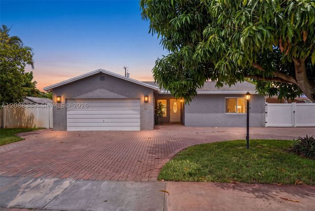 9341 SW 16th Rd W, Boca Raton, FL 33428