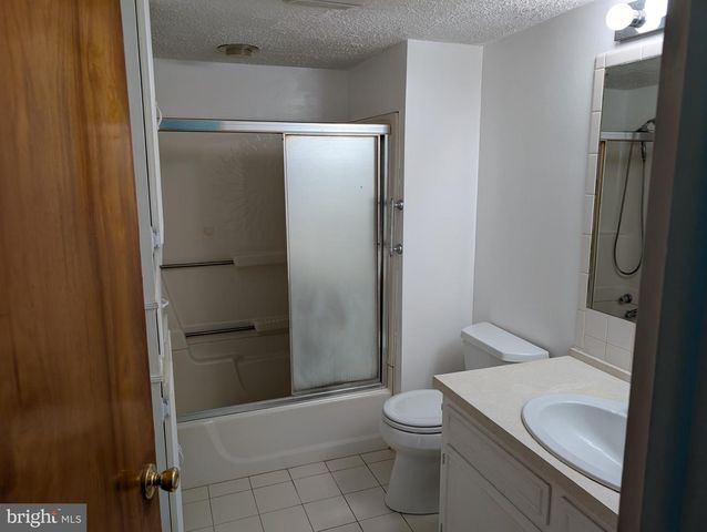 7690 DANIEL DR, Harrisburg, PA 17112