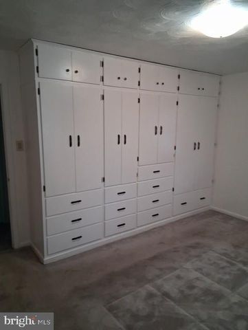 7690 DANIEL DR, Harrisburg, PA 17112