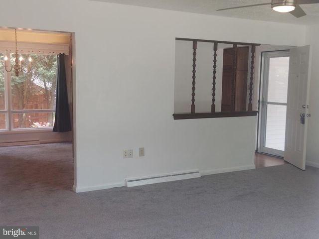 7690 DANIEL DR, Harrisburg, PA 17112