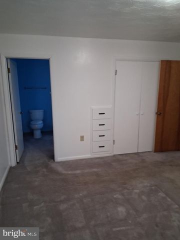 7690 DANIEL DR, Harrisburg, PA 17112