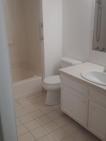 7690 DANIEL DR, Harrisburg, PA 17112
