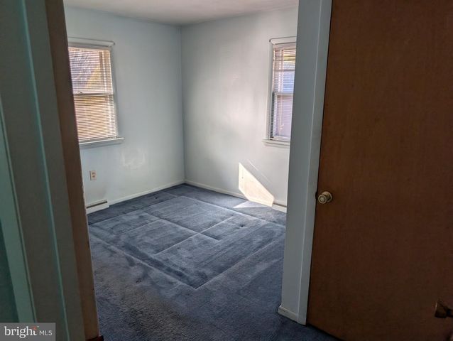 7690 DANIEL DR, Harrisburg, PA 17112