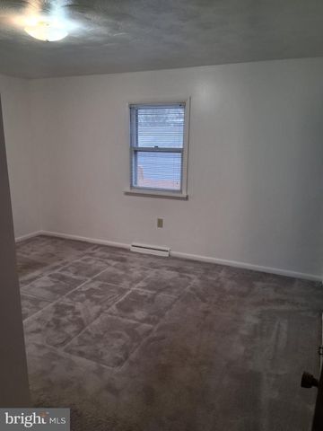 7690 DANIEL DR, Harrisburg, PA 17112