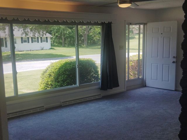 7690 DANIEL DR, Harrisburg, PA 17112