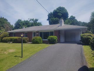 7690 DANIEL DR, Harrisburg, PA 17112