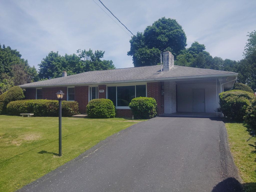 7690 DANIEL DR, Harrisburg, PA 17112
