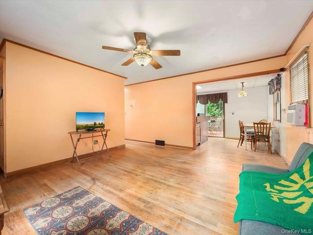 7 Hillaire Place, Nanuet, NY 10954