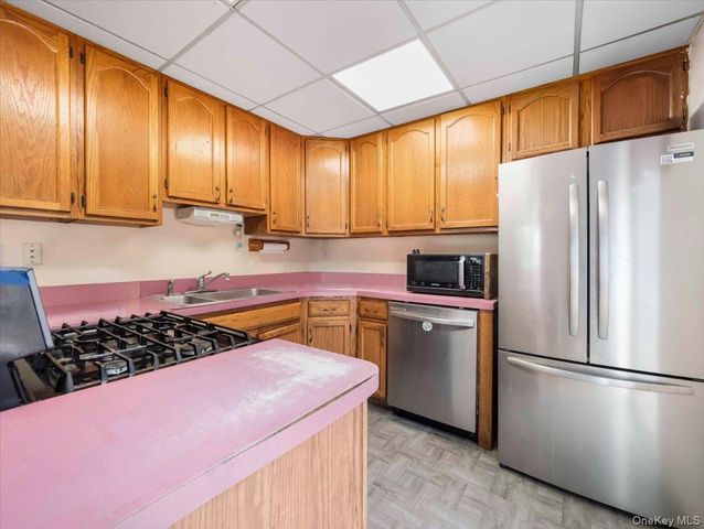 7 Hillaire Place, Nanuet, NY 10954