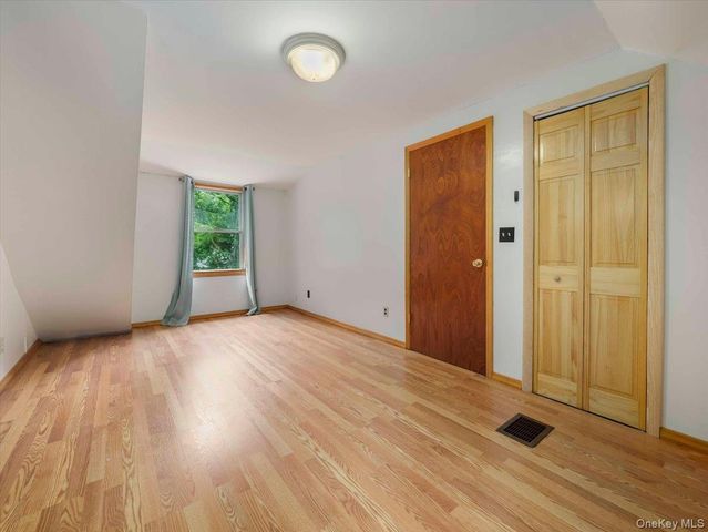 7 Hillaire Place, Nanuet, NY 10954