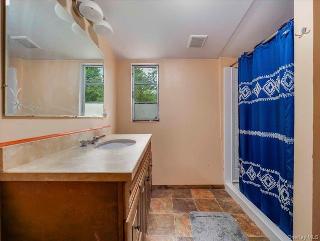 7 Hillaire Place, Nanuet, NY 10954