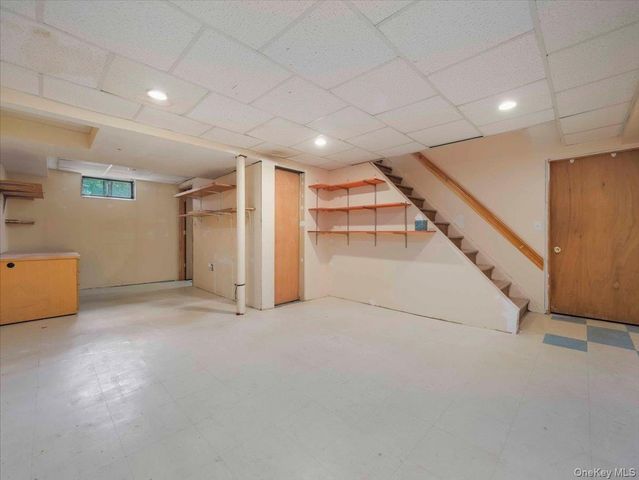 7 Hillaire Place, Nanuet, NY 10954