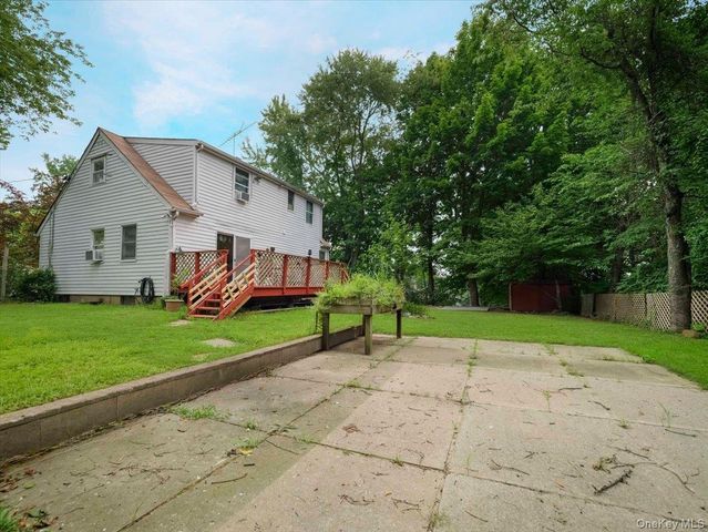 7 Hillaire Place, Nanuet, NY 10954