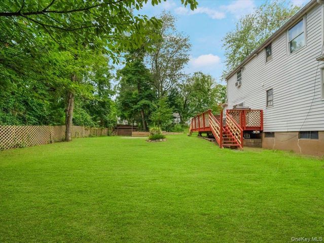 7 Hillaire Place, Nanuet, NY 10954