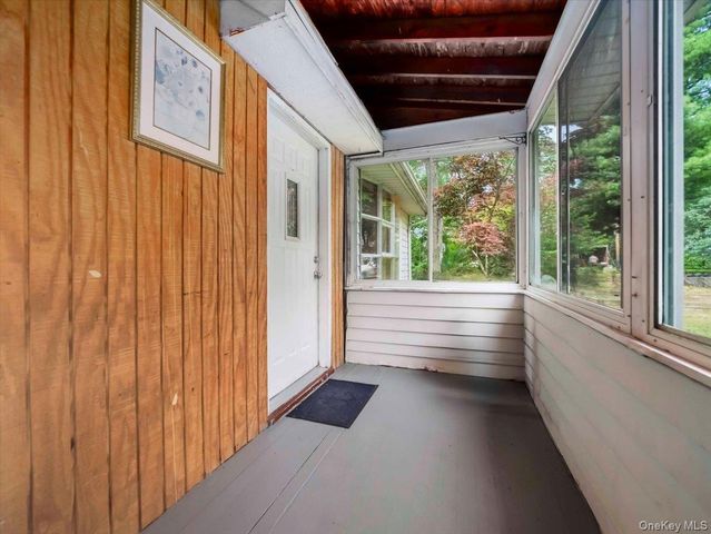 7 Hillaire Place, Nanuet, NY 10954