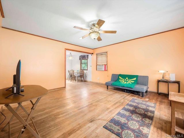 7 Hillaire Place, Nanuet, NY 10954