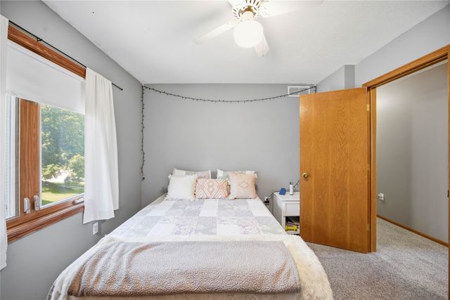 1752 NW 101st Street, Clive, IA 50325