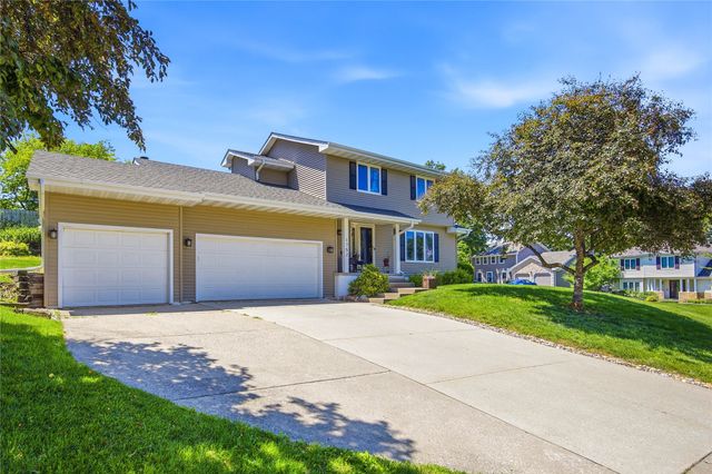 1752 NW 101st Street, Clive, IA 50325