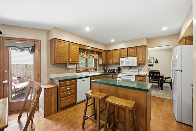 1752 NW 101st Street, Clive, IA 50325