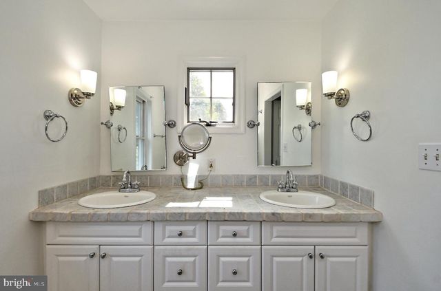 816 E SOUTHAMPTON AVE, Glenside, PA 19038