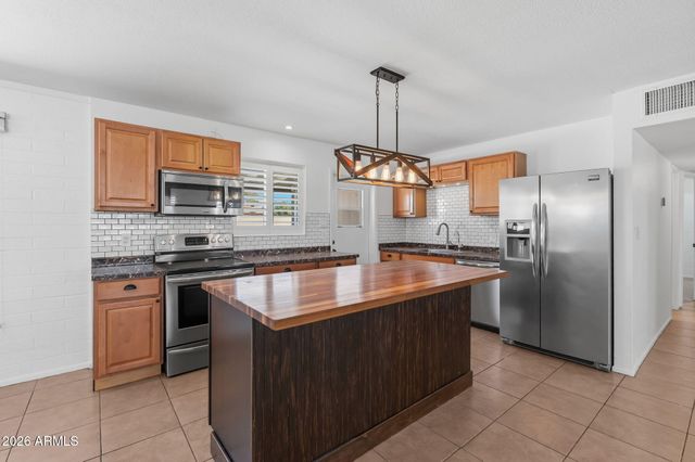 7830 E BELLEVIEW Street, Scottsdale, AZ 85257