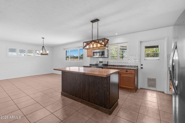 7830 E BELLEVIEW Street, Scottsdale, AZ 85257