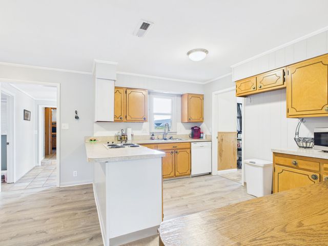 213 Glenview Street, Harrison, AR 72601