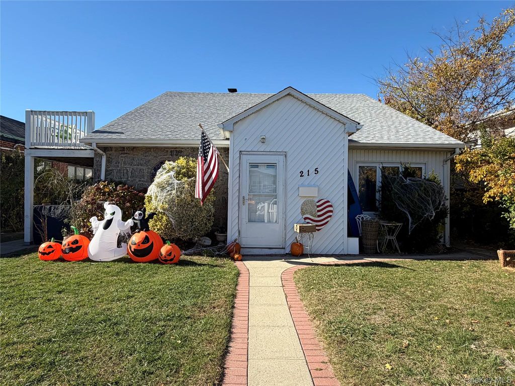 215 National Boulevard, Long Beach, NY 11561