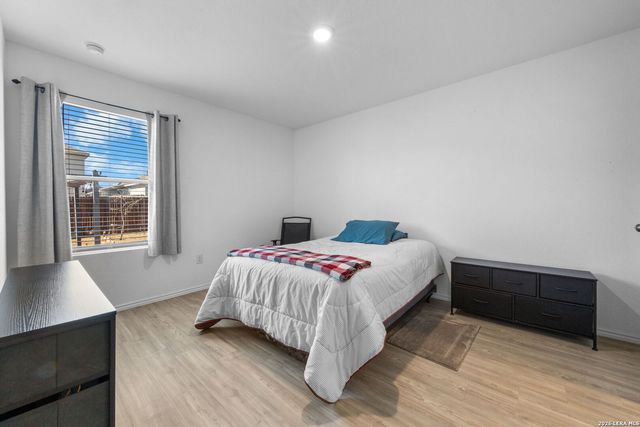 7415 DONKEY VLY, San Antonio, TX 78252