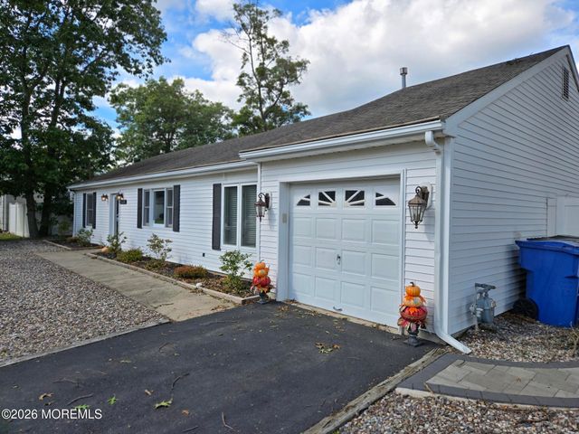 1934 Birchbark Place, Toms River, NJ 08753