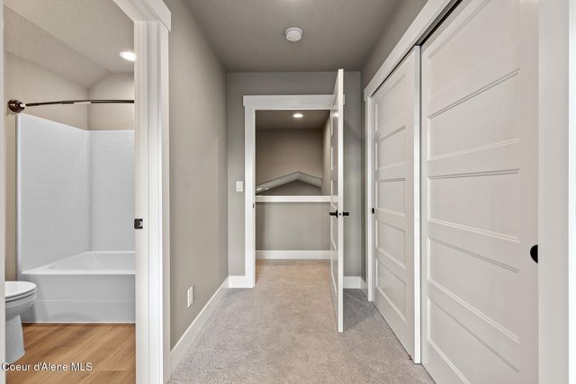 22835 E Edgewater Ln, Liberty Lake, WA 99019