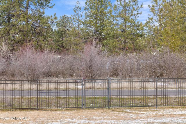 22835 E Edgewater Ln, Liberty Lake, WA 99019