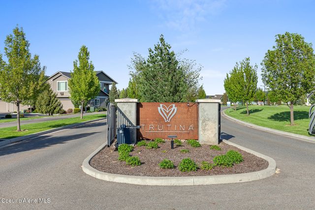 22835 E Edgewater Ln, Liberty Lake, WA 99019
