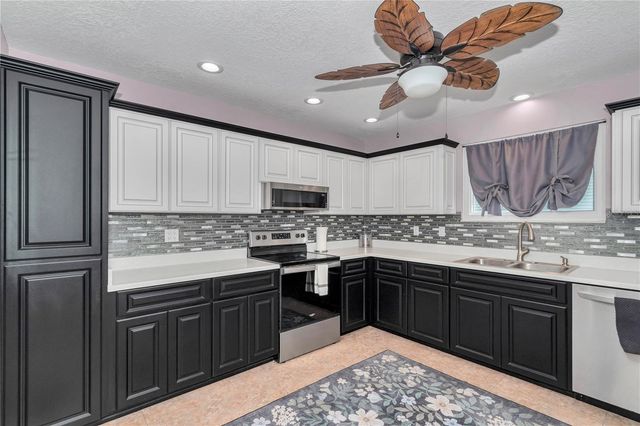 8889 SW 116TH STREET ROAD, Ocala, FL 34481