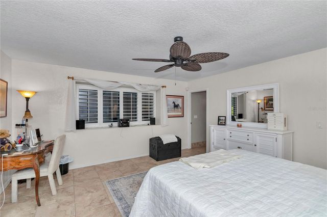8889 SW 116TH STREET ROAD, Ocala, FL 34481