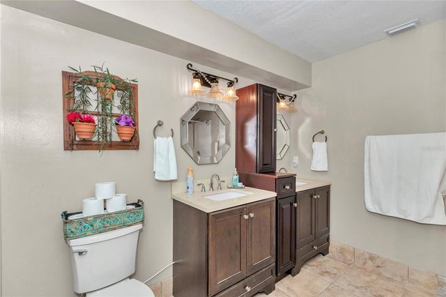 8889 SW 116TH STREET ROAD, Ocala, FL 34481