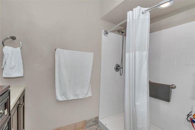 8889 SW 116TH STREET ROAD, Ocala, FL 34481