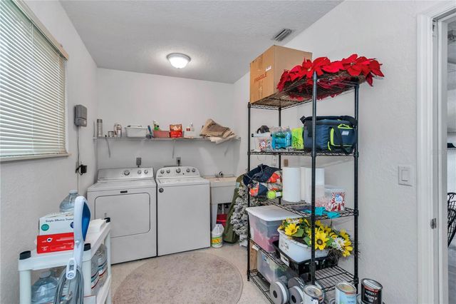 8889 SW 116TH STREET ROAD, Ocala, FL 34481