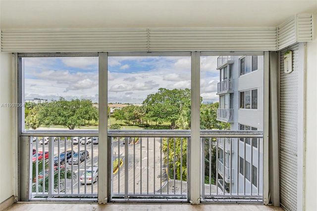 4200 Hillcrest Dr 408, Hollywood, FL 33021