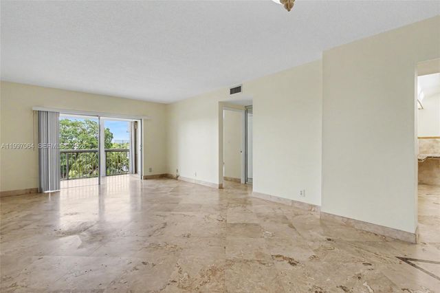 4200 Hillcrest Dr 408, Hollywood, FL 33021