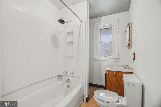 122 S CEDAR ST, Lititz, PA 17543