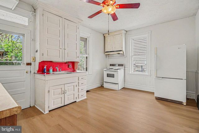 122 S CEDAR ST, Lititz, PA 17543