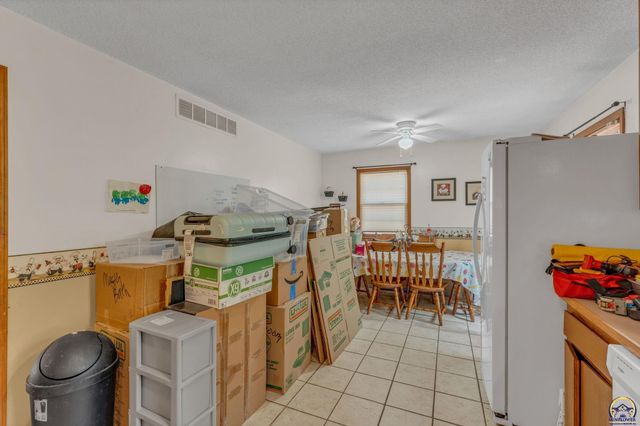 2018 SW Fairlawn RD, Topeka, KS 66604