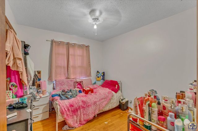 2018 SW Fairlawn RD, Topeka, KS 66604