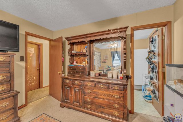 2018 SW Fairlawn RD, Topeka, KS 66604