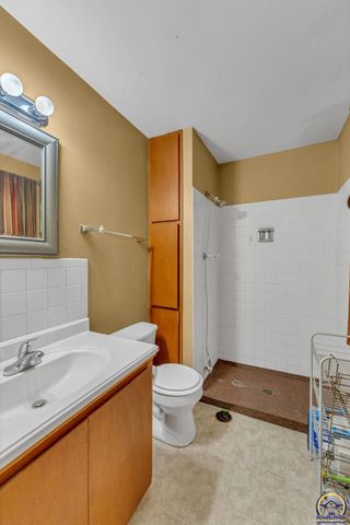 2018 SW Fairlawn RD, Topeka, KS 66604