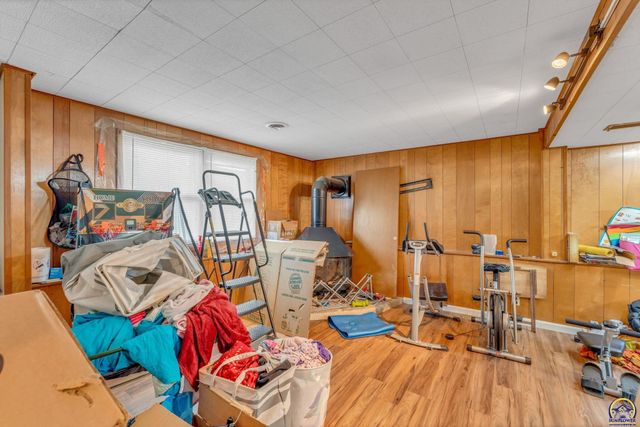 2018 SW Fairlawn RD, Topeka, KS 66604