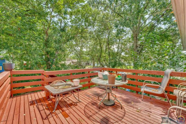 2018 SW Fairlawn RD, Topeka, KS 66604