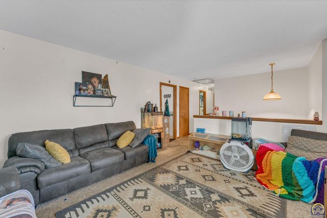 2018 SW Fairlawn RD, Topeka, KS 66604